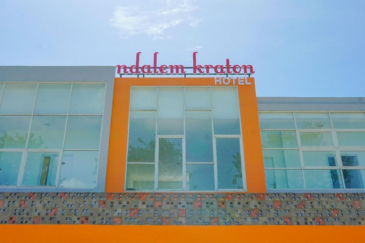 Ndalem Kraton Hotel 诗都阿佐 外观 照片