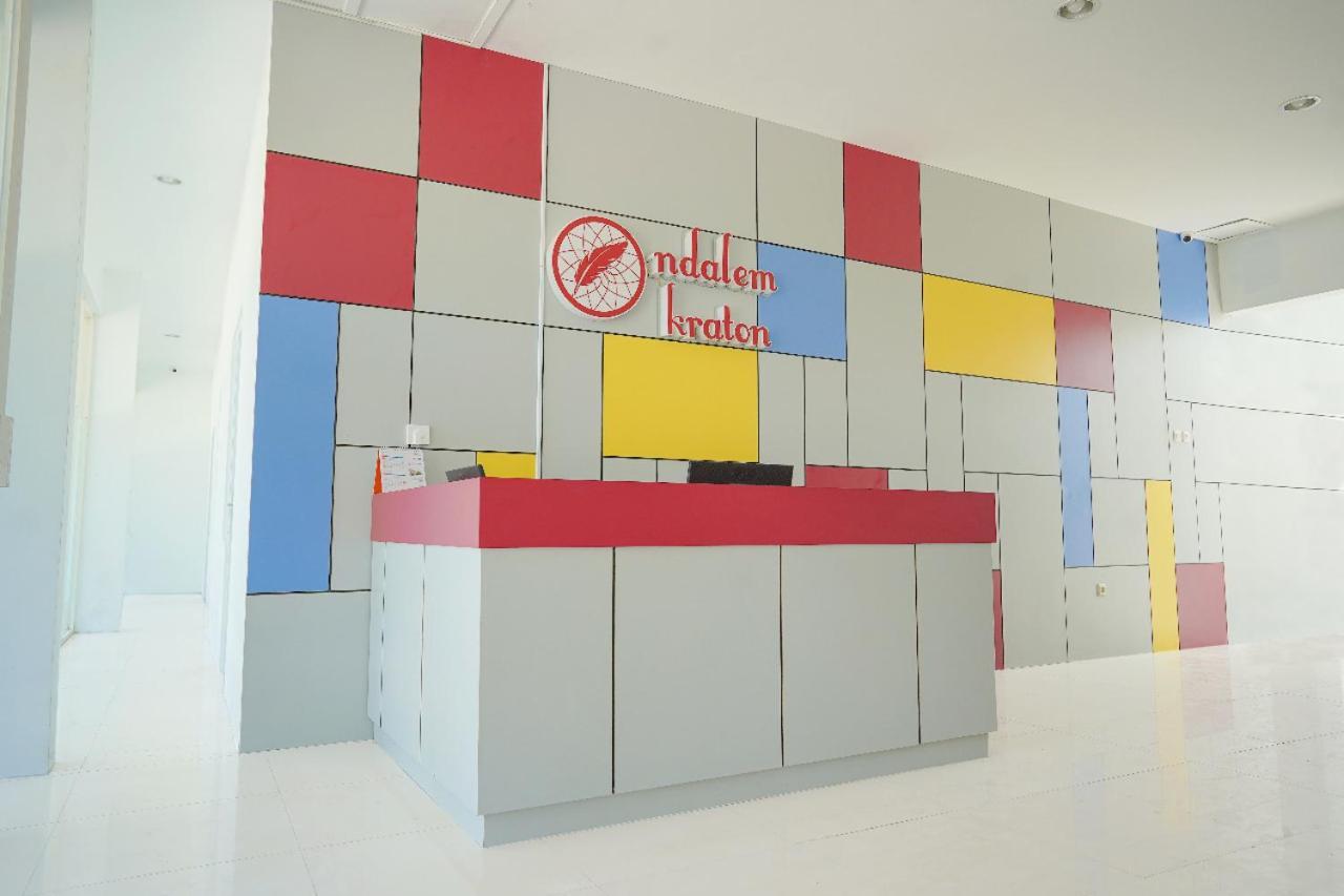 Ndalem Kraton Hotel 诗都阿佐 外观 照片
