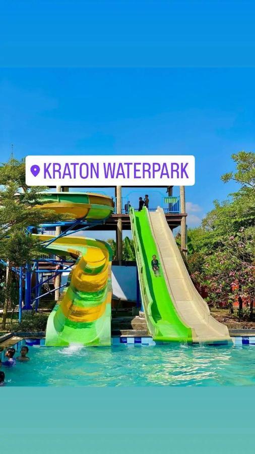 Ndalem Kraton Hotel 诗都阿佐 外观 照片